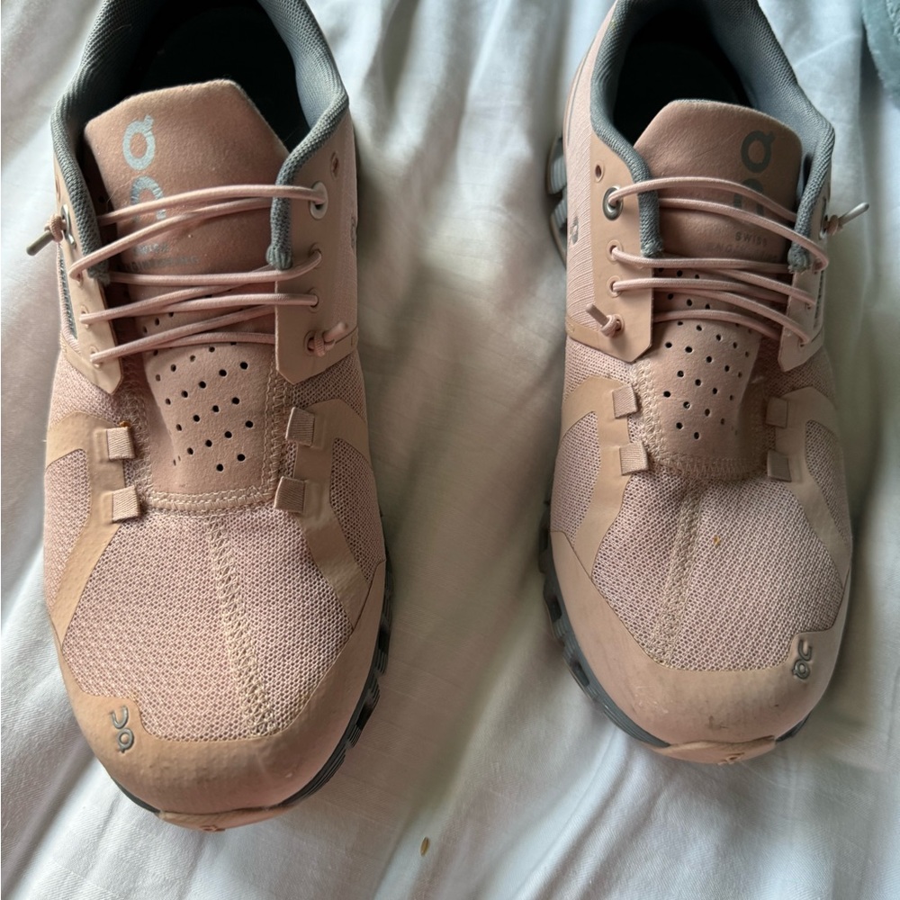 Pink On cloud shoes WATERPROOF